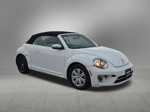 Used 2017 Volkswagen Beetle 1.8T Classic image 8