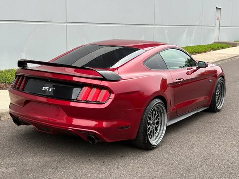 Used 2017 Ford Mustang GT RWD image 6