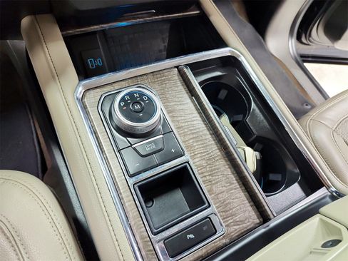 Used 2021 Ford Expedition Max Limited image 27