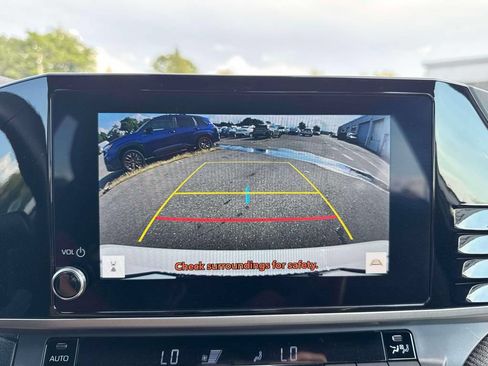 Used 2025 Toyota Camry SE FWD image 30