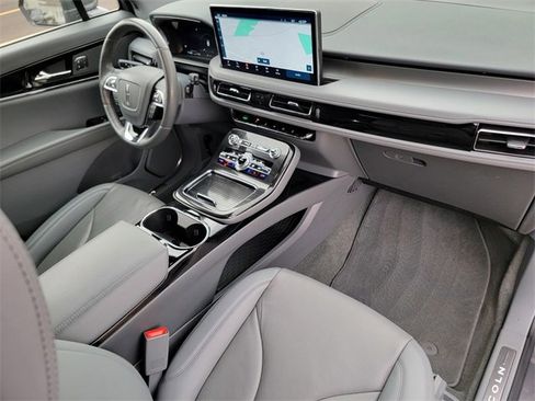 Certified 2023 Lincoln Nautilus Reserve image 25