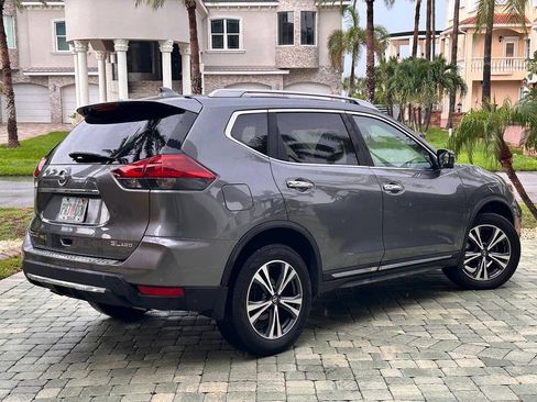 Used 2018 Nissan Rogue SL w/ Premium Package AWD/4WD image 5