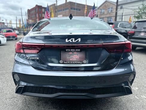 Used 2024 Kia Forte LXS FWD image 5