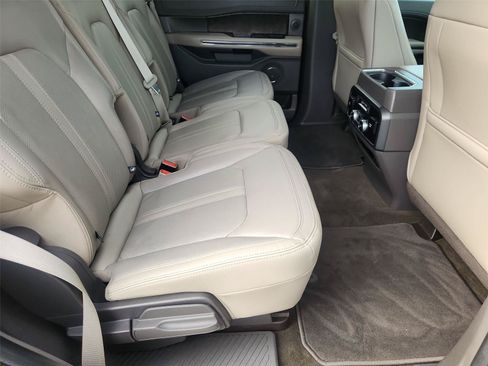 Used 2019 Ford Expedition Limited w/ Equipment Group 302A AWD/4WD image 28