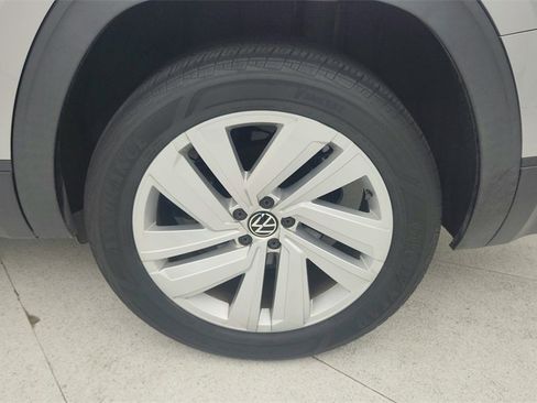 Used 2021 Volkswagen Atlas SE image 28