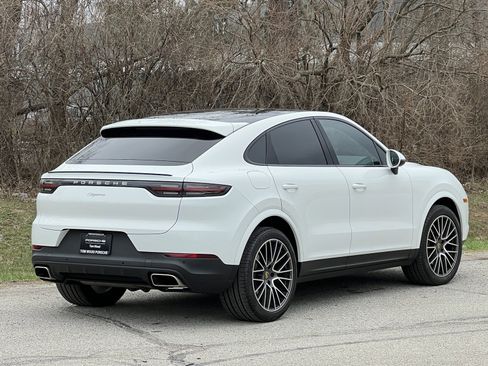 Certified 2021 Porsche Cayenne Coupe image 6