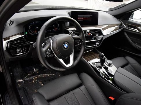 Used 2023 BMW 530i w/ Convenience Package image 21