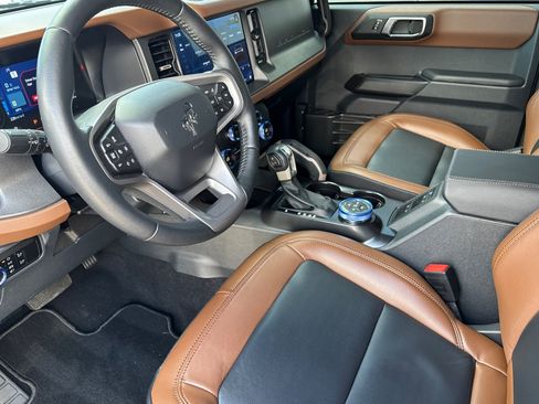 Used 2024 Ford Bronco Outer Banks AWD/4WD image 10