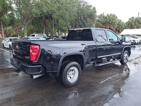 Used 2024 Chevrolet Silverado 3500 High Country w/ Technology Package image 6