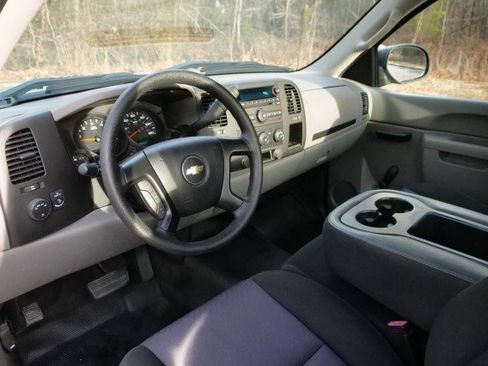 Used 2013 Chevrolet Silverado 1500 W/T image 2