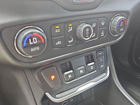 Used 2019 GMC Terrain SLT w/ Preferred Package AWD/4WD image 23