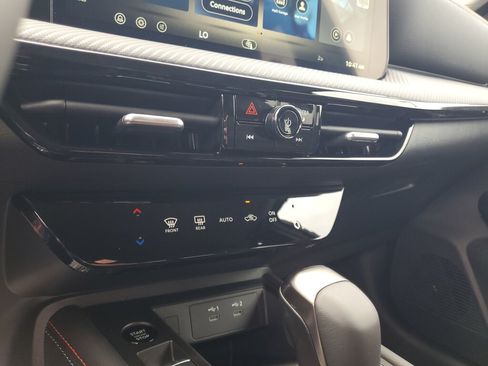 New 2026 Nissan Kicks SR w/ Illumination Package FWD image 28