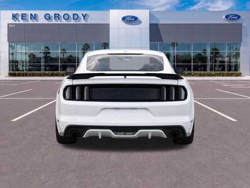 Used 2017 Ford Mustang GT RWD image 8