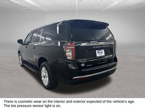 Used 2021 Chevrolet Suburban LT AWD/4WD image 9
