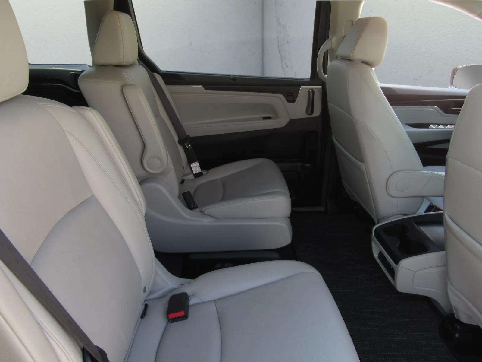 Used 2025 Honda Odyssey EX-L image 12