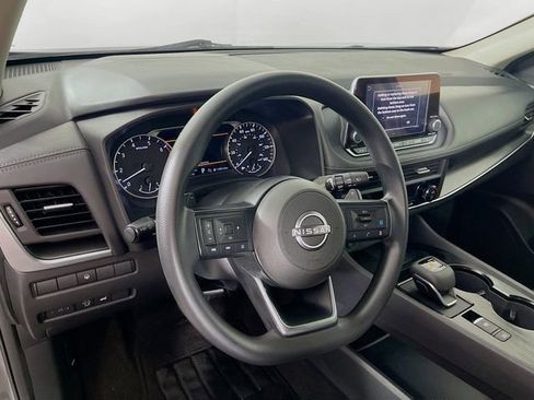 Used 2024 Nissan Rogue SV AWD/4WD image 10