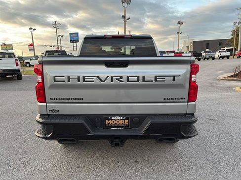 Used 2025 Chevrolet Silverado 1500 Custom Trail Boss w/ Dark Appearance Package image 6