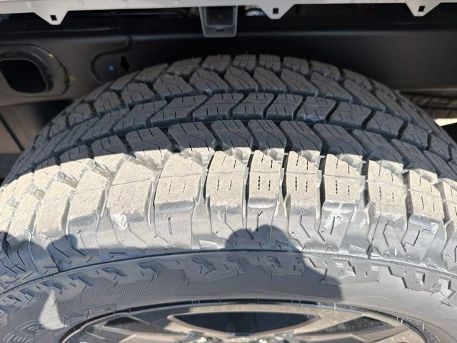 New 2026 Chevrolet Silverado 1500 RST w/ Z71 Off-Road Package AWD/4WD image 9
