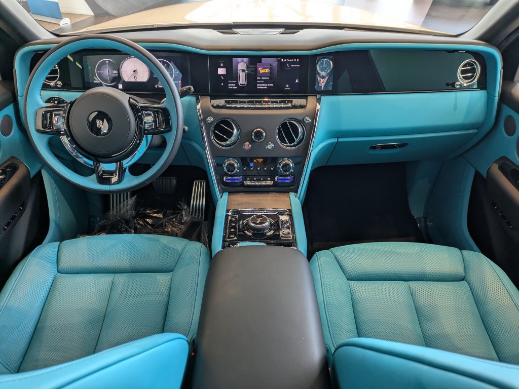 Used 2025 Rolls-Royce Cullinan AWD/4WD image 8