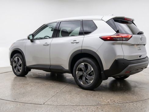 Used 2025 Nissan Rogue SV FWD image 6