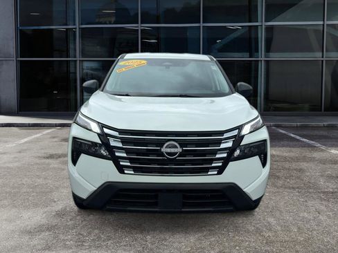 Used 2025 Nissan Rogue S AWD/4WD image 2