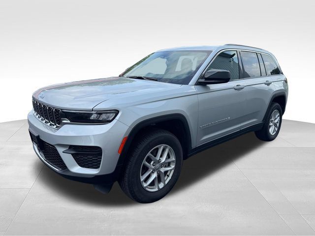 New 2025 Jeep Grand Cherokee Laredo X w/ Luxury Tech Group I AWD/4WD image 2