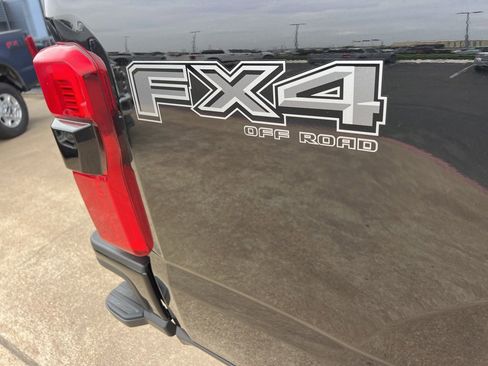 New 2025 Ford F250 Lariat w/ Lariat Ultimate Package image 8