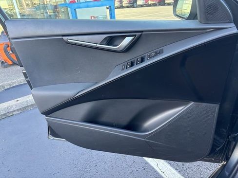 Certified 2024 Kia Niro LX image 24