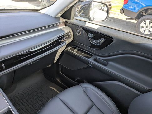 New 2025 Lincoln Aviator 2WD w/ Equipment Group 101A image 19