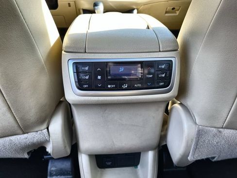 Used 2018 Toyota Highlander Limited Platinum AWD/4WD image 23