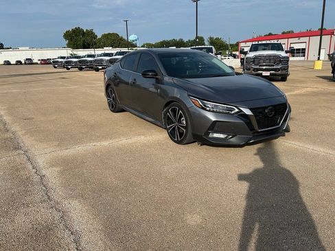 Used 2020 Nissan Sentra SR w/ Premium Package FWD image 7