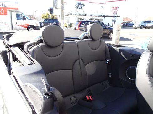 Used 2011 MINI Cooper S image 16