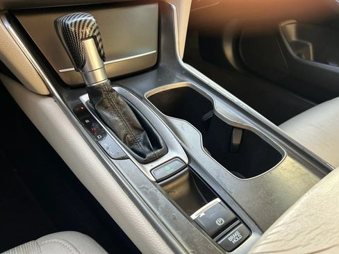 Used 2018 Honda Accord LX image 23