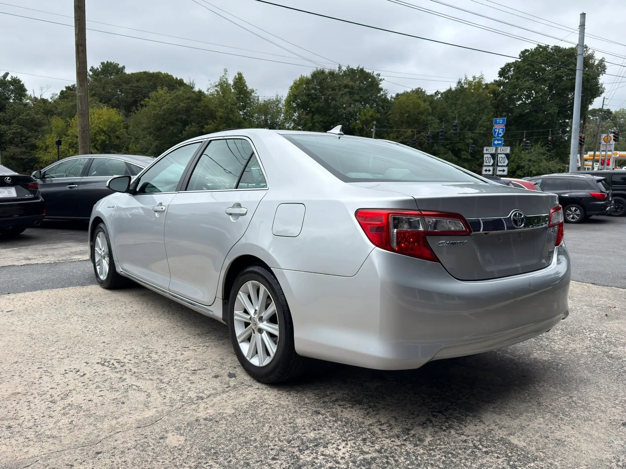 Used 2013 Toyota Camry XLE w/ Leather Pkg FWD image 7