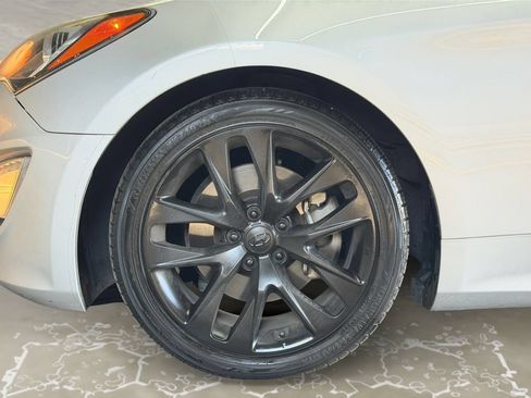 Used 2016 Hyundai Genesis 3.8 RWD image 14
