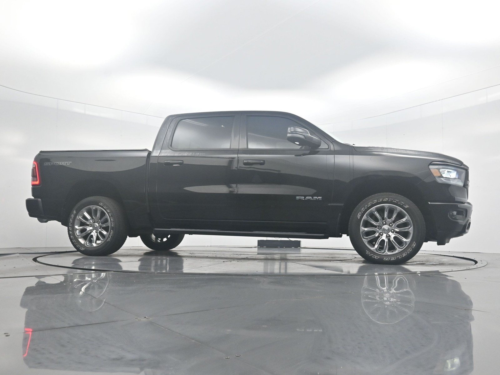Used 2023 RAM 1500 Laramie AWD/4WD image 27
