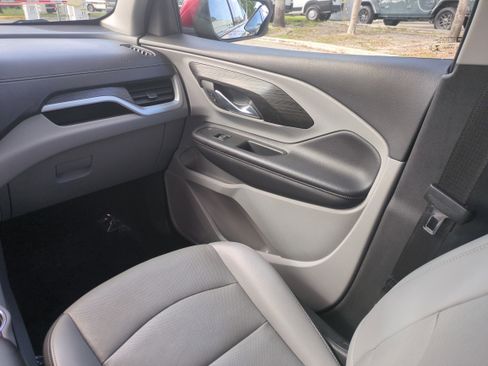 Used 2022 GMC Terrain SLT image 18