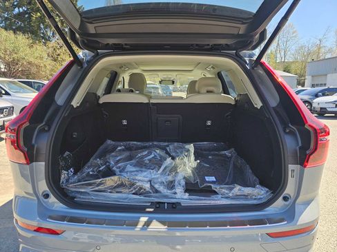 New 2026 Volvo XC60 T8 Ultra w/ Protection Package Premier AWD/4WD image 15