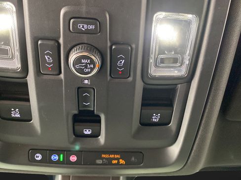 Used 2021 GMC Yukon XL Denali w/ Denali Premium Package AWD/4WD image 31