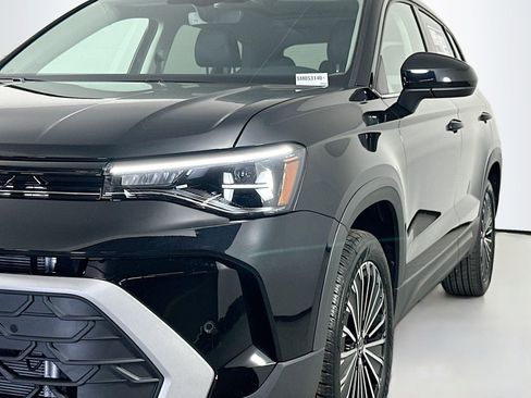 Certified 2025 Volkswagen Taos SE image 7