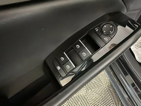 Used 2024 MAZDA MAZDA3 s FWD image 10
