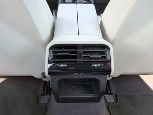 Used 2027 BMW i5 eDrive40 w/ M Sport Package RWD image 38