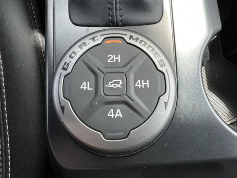 Used 2025 Ford Bronco Badlands AWD/4WD image 36