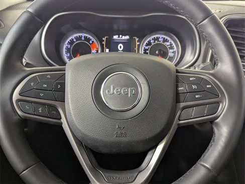 Used 2020 Jeep Cherokee Latitude Plus image 16
