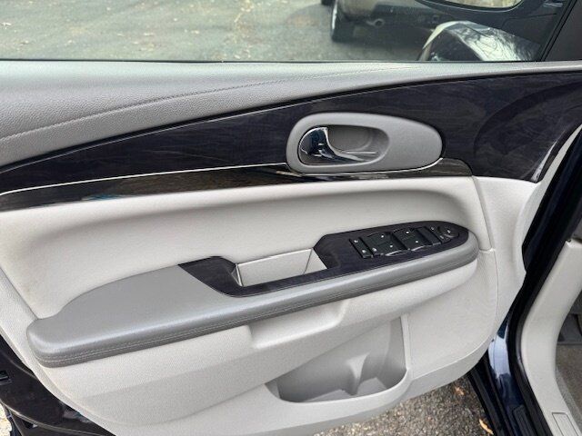 Used 2015 Buick Enclave Convenience FWD image 8