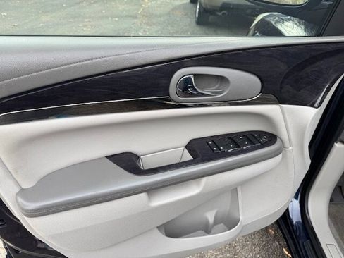 Used 2015 Buick Enclave Convenience FWD image 8