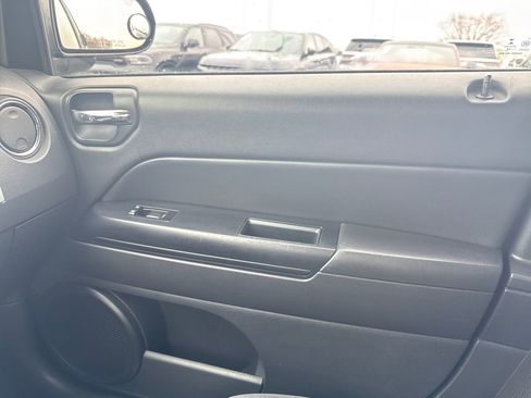 Used 2014 Jeep Compass Sport w/ Power Value Group image 18