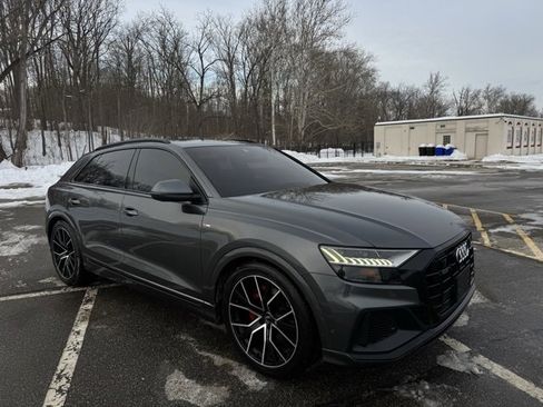 Used 2020 Audi Q8 Premium Plus w/ Premium Plus Package image 2