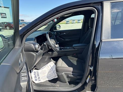 Used 2025 Chevrolet Equinox LT image 29