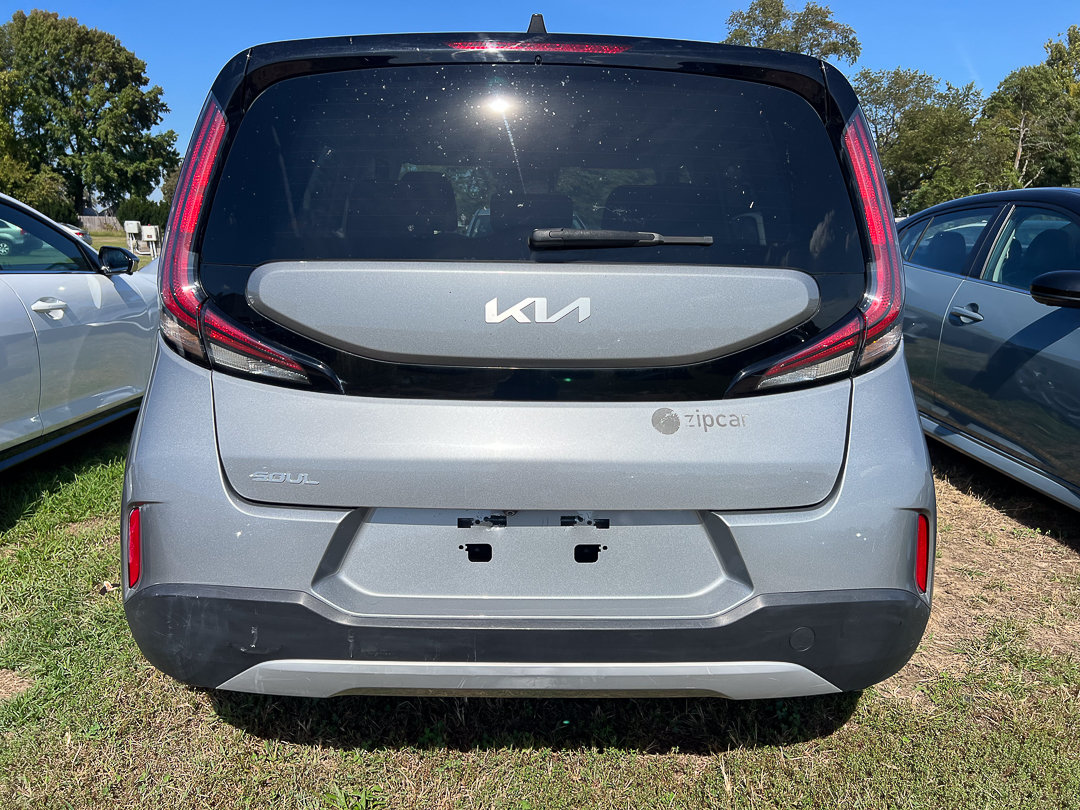 Used 2023 Kia Soul LX w/ Option Group 015 FWD image 4